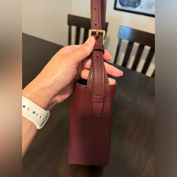 Michael Kors Lyra Small Women Leather Bucket Shoulder Bag (ox blood) - Picture 6 of 7